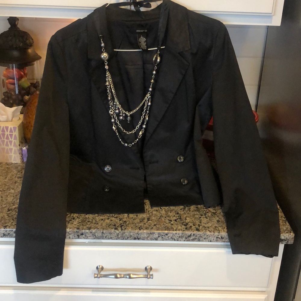 Jacket - Picture 4 of 8